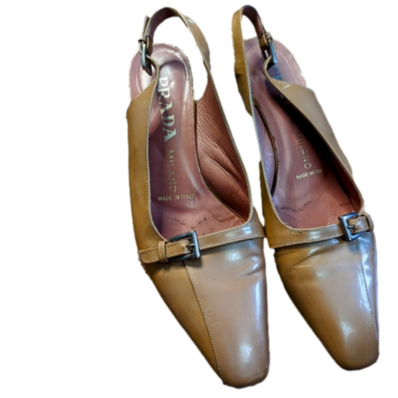 Prada sling back patent leather Kitten heels. - Picture 1 of 7